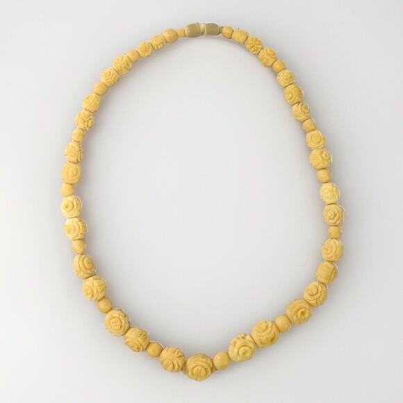 Unbranded Jewelry - Vintage Carved Cabbage Rose Bead Necklace - Broken Clasp